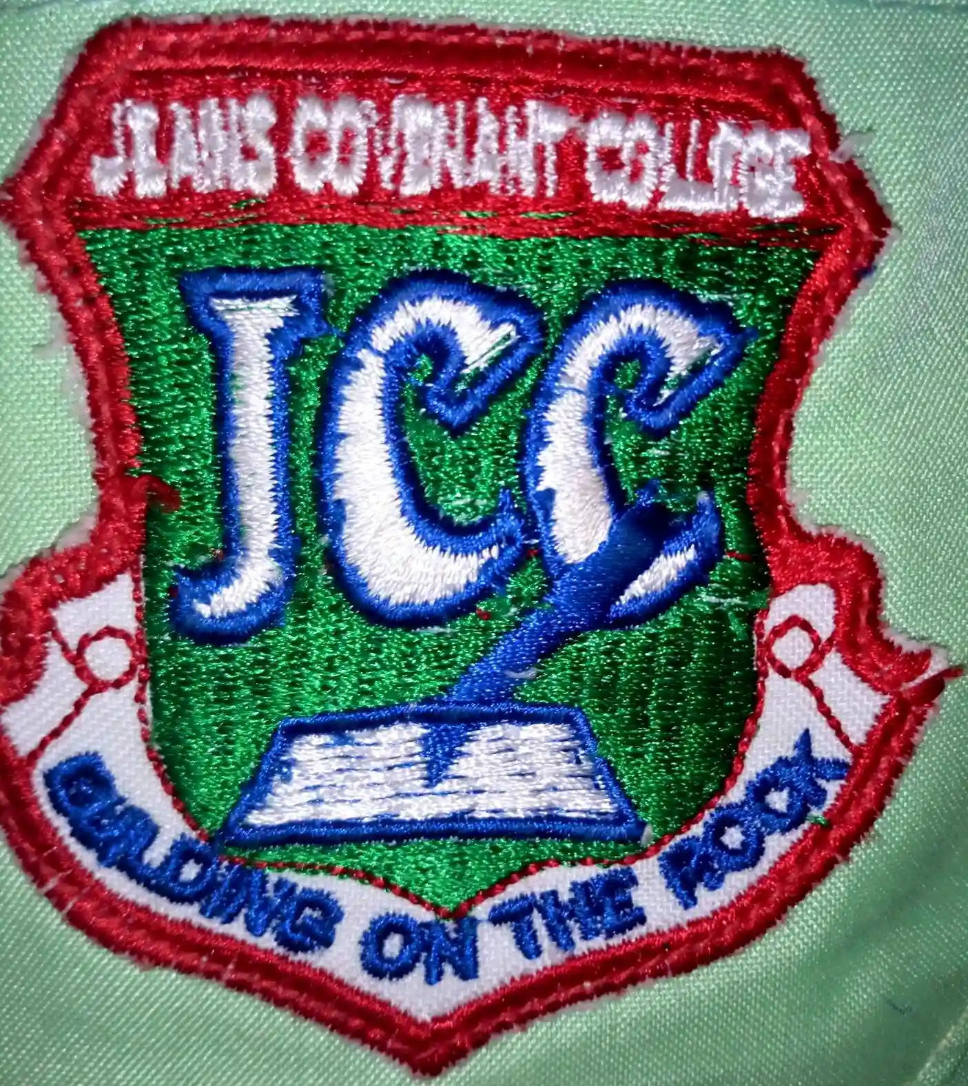 Jearnsharon Covenant College logo
